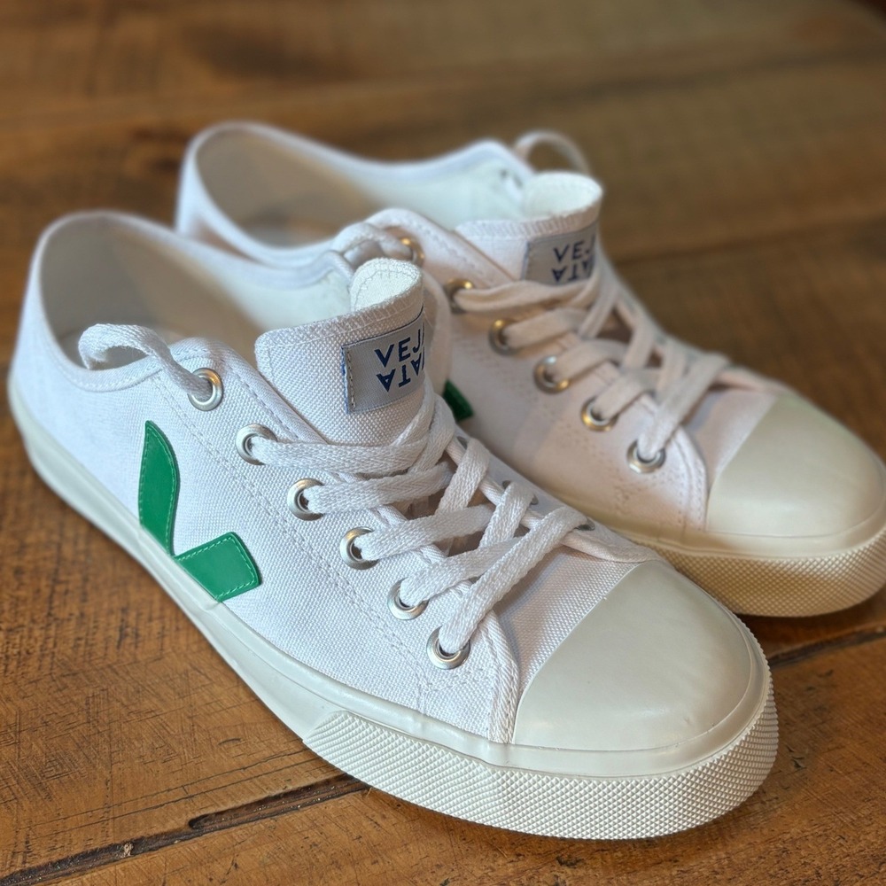 Veja Wata Mens White Green Canvas Sneakers V Logo Lace Up Shoes Size 9